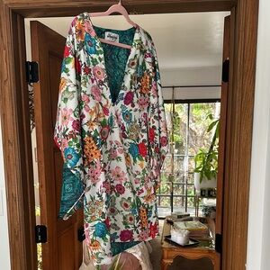 Meghan LA Fabulous Floral Multicolor Women's Kimono dress